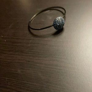 Beautiful Jade look stone with wire band bracelet